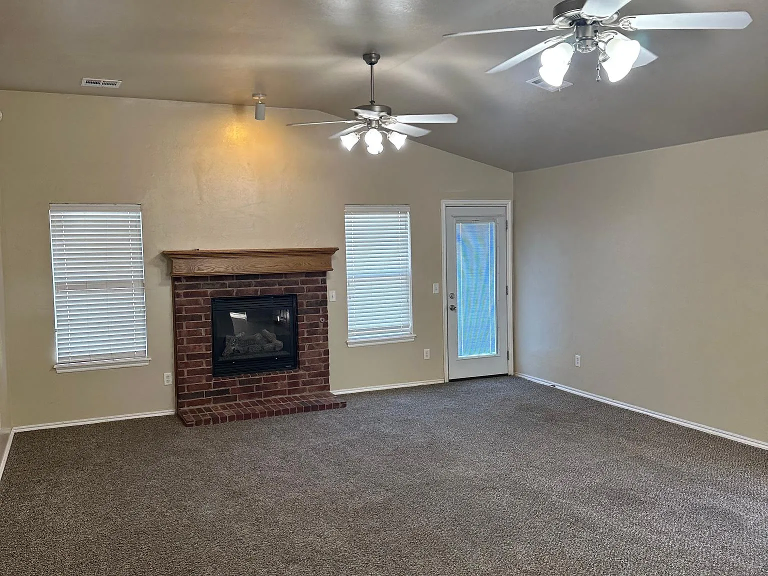 3 bed, 1730 sqft, $1,650 — Photo 3