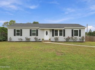 77 Crown Point Road, Hubert, NC 28539