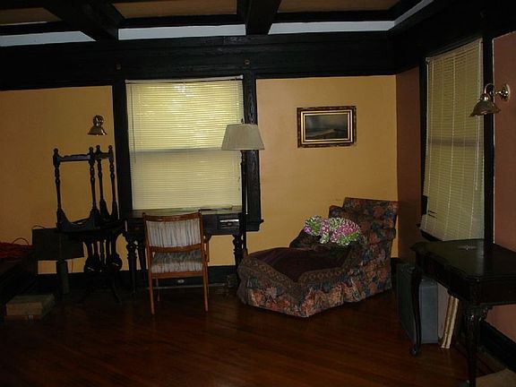2nd image of 561 Lincoln Ave