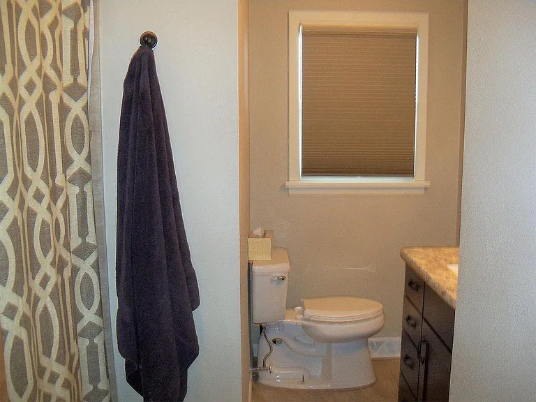 107 S Crestwood Dr — Photo 9
