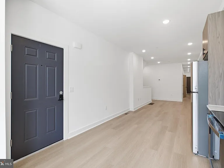 3931 Fairmount Ave #1 — Photo 2