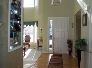 1824 N Saint Andrew Dr, Vernon Hills, IL 60061