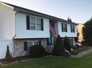 85 Pointer Way, Inwood, WV 25428
