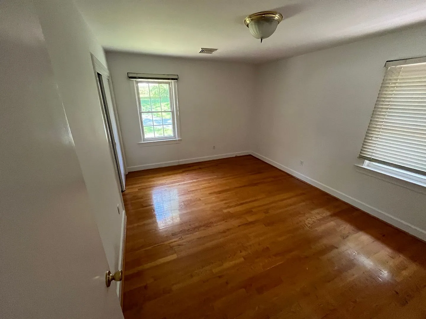 316 Sunset Blvd — Photo 3