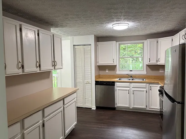 124 Boston Dr — Photo 5