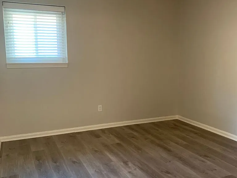 3909 Kenwood Ave — Photo 14