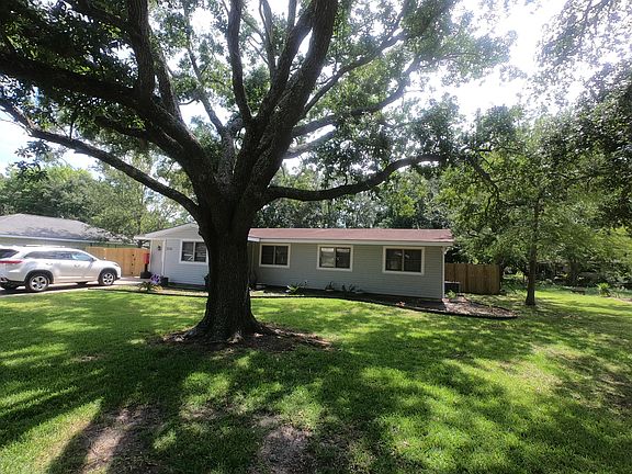 4th image of 2210 Meadowbrook St