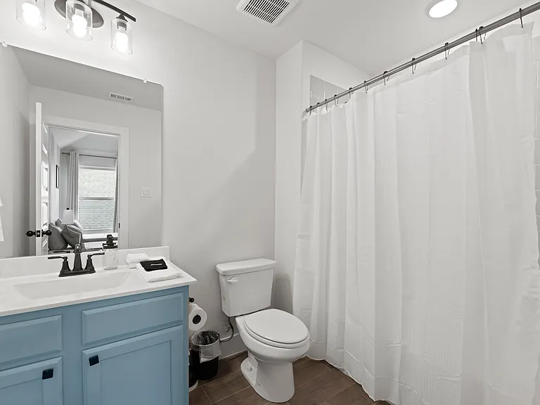 801 Lake Cove Dr — Photo 36
