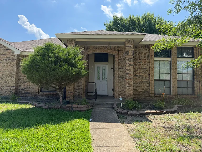 3709 Seville Ln #1 — Photo 1