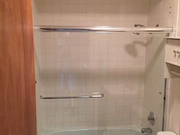 3rd image of 429 E Park Ave Ste 2