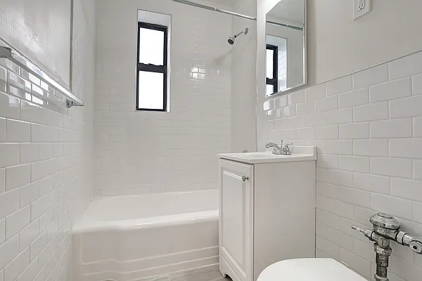 Rented by Algin Management | media 9