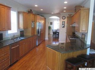 425 Tillicum Dr, Silverton, OR
