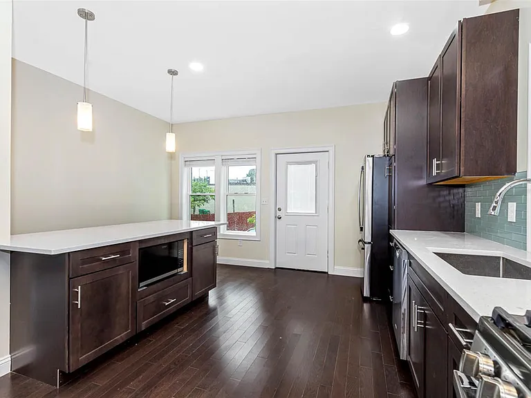 68 Winchester St #2 — Photo 3