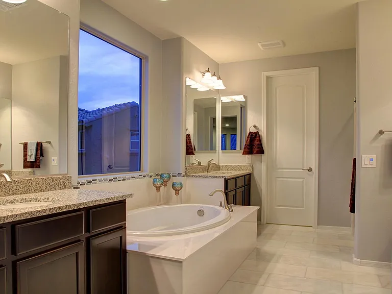 3607 E Salter Dr — Photo 25