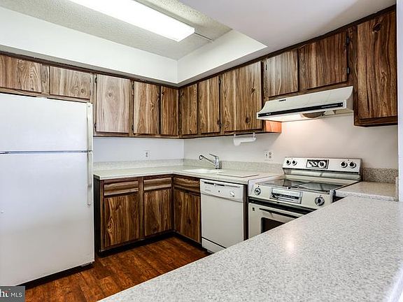 5th image of 2921 N Leisure World Blvd #1-321