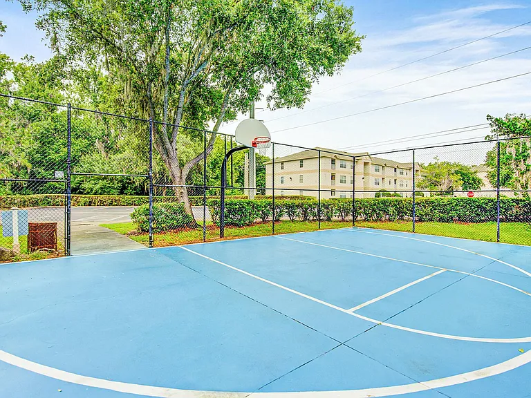 The Club at Sugar Mill Apartments — Photo 11