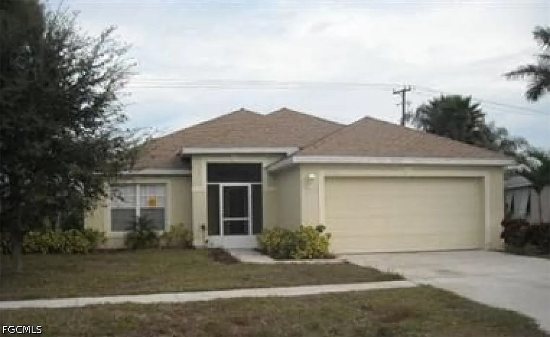 3 bed, 2.0 bath, 1602 sqft, $1,900 — Photo 1