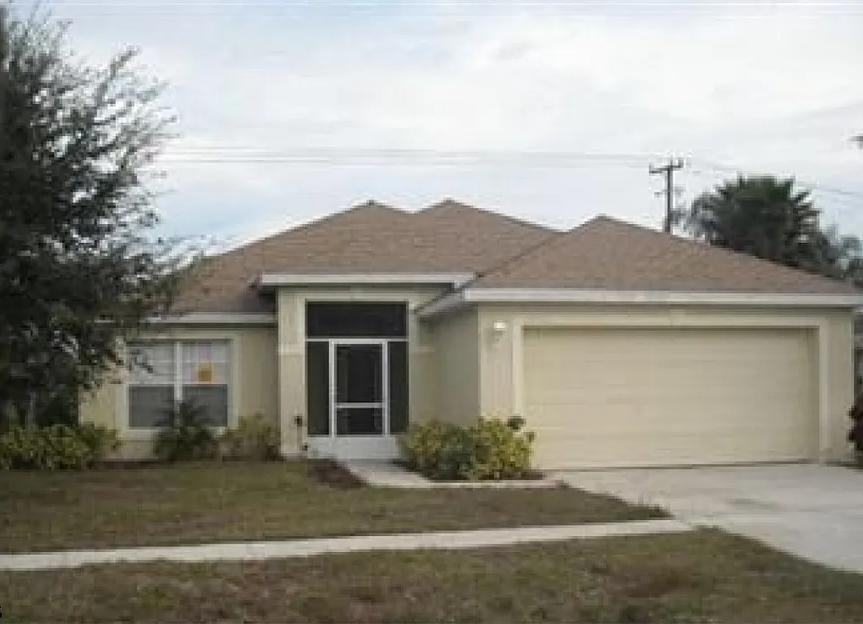 4544 Varsity Cir