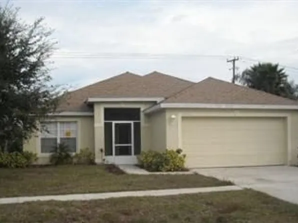4544 Varsity Cir, Lehigh Acres, FL 33971