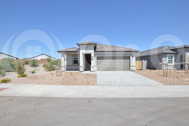 1st image of 1042 W Laredo St