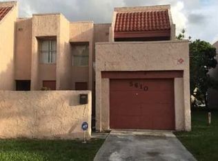5610 NW 19th St #19, Lauderhill, FL 33313