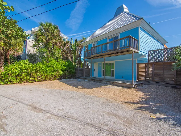9470 Doubloon Dr — Photo 35