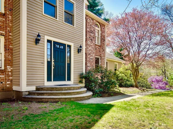 128 Upton Rd, Westborough, MA 01581