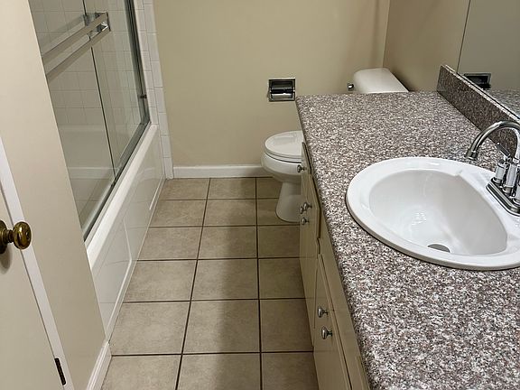 5th image of 376 College Ave APT 9
