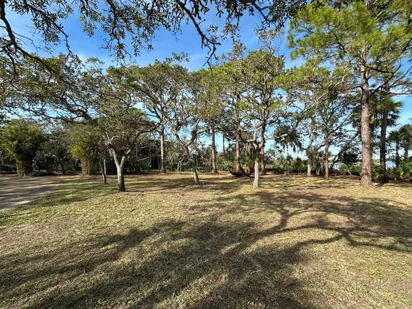  Rye Key Dr, Cedar Key, FL 32625