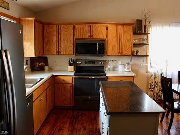 5th image of 1562 Peach Dr NE
