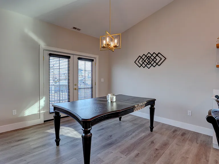 855 Lincoln Dr — Photo 6