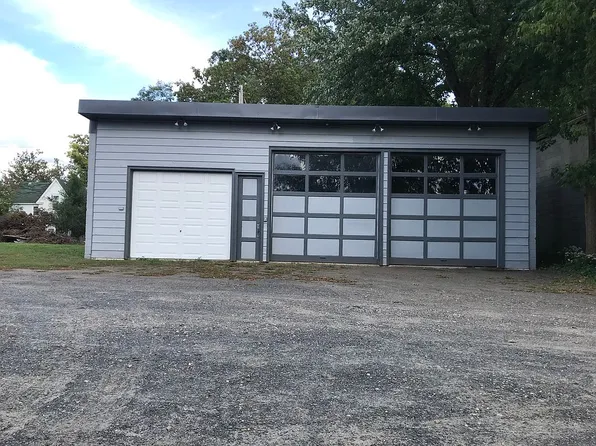 10715 Railroad Ave, Chisago City, MN 55013