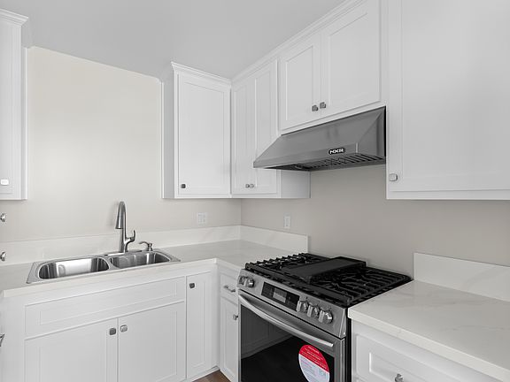 2nd image of 4406 Cedar St