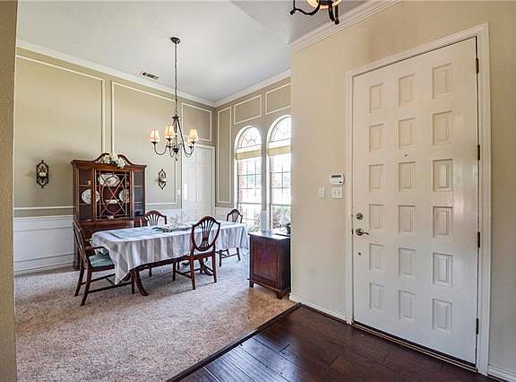 4th image of 8430 Fair Oaks