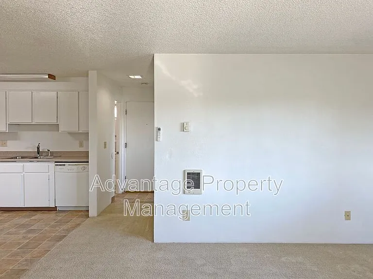 975 NW Garfield Ave #1 — Photo 14