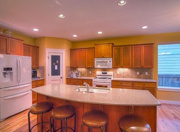 2nd image of 7711 Dominion Ave NE