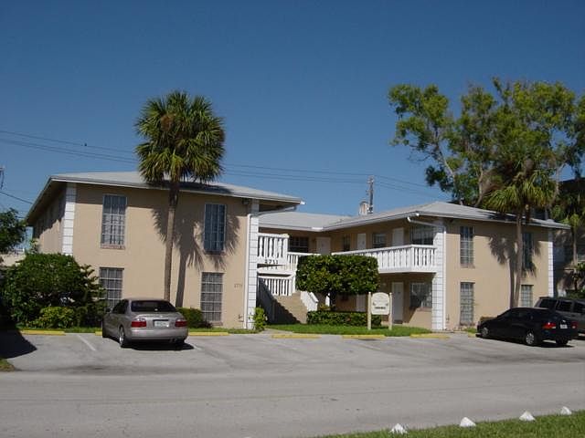 1st image of 2711 NE 49th St APT 1