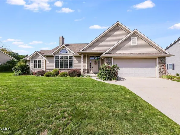 709 Parkside Dr, Wauseon, OH 43567
