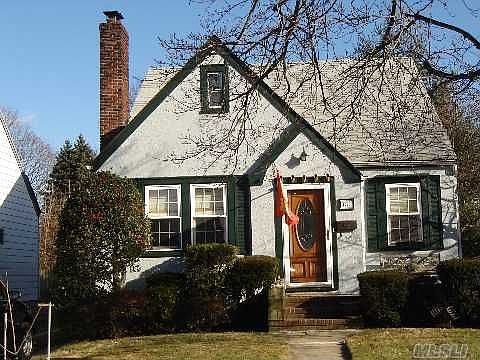 1st image of 1593 Glenmore St