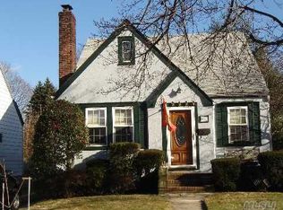 1593 Glenmore St, Baldwin, NY 11510