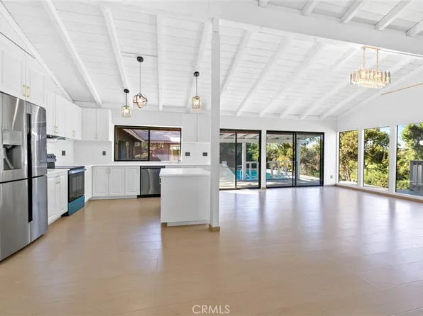 27411 Santa Fe St, Hemet, CA 92543