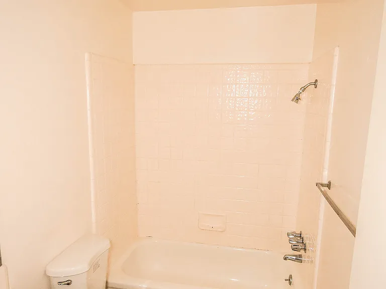2700 Ashe Rd #B — Photo 10