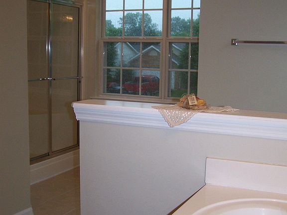 Large Master Bath with Walk-in Closet