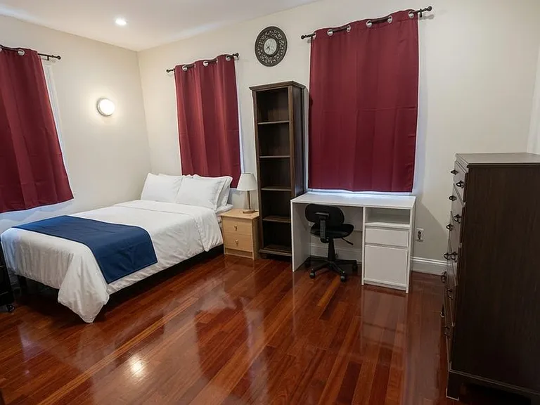 22 Duval St #1 — Photo 4