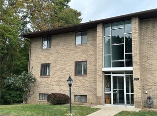403 Piper Ln, Butler, PA 16001