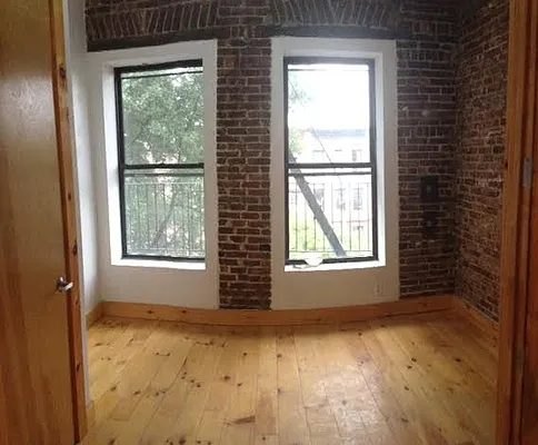 Rented by Full Time Management | media 18