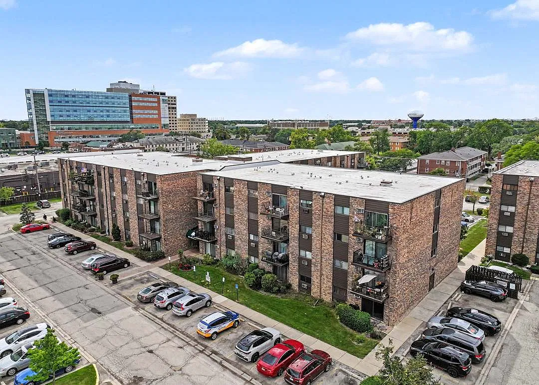 2 bed, 1100 sqft, $2,000 — Photo 1