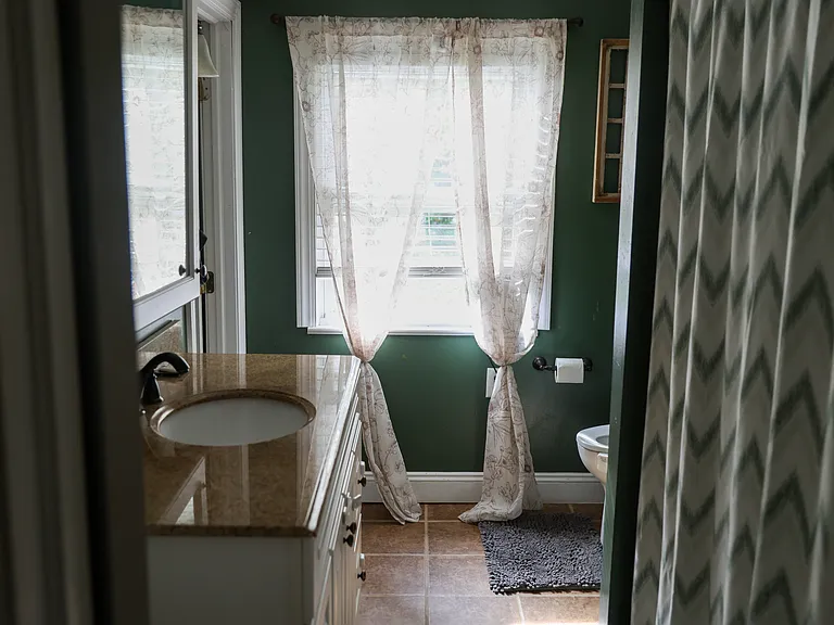 135 Stenton Ave — Photo 7