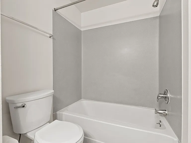 Spacious 2x2 Apartment Homes in Central Tacoma! — Photo 30