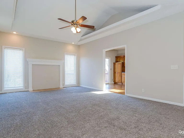 2308 W Elizabeth St — Photo 6